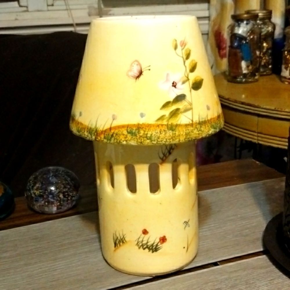 Vintage home interior votive holder with shade